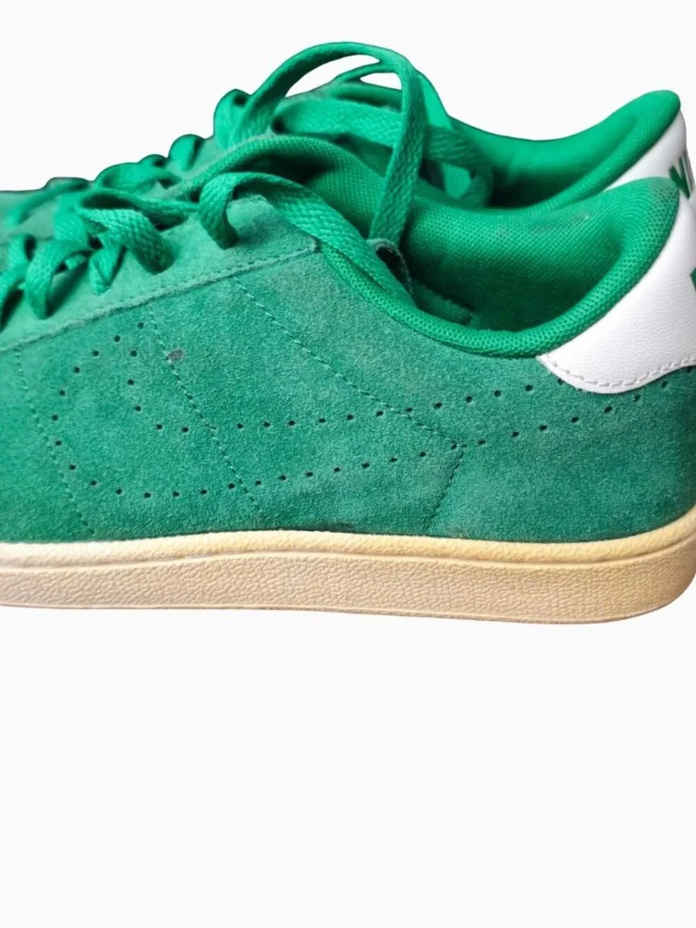NIKE COURT CLASSIC CS PINE GREEN SUEDE SNEAKERS • WOMEN'S 9.5 / MEN'S 8